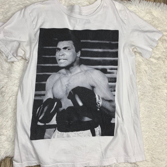 Tops - Mohammad Ali black and white graphic tee